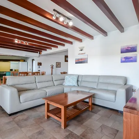 Villa Daniela Famara