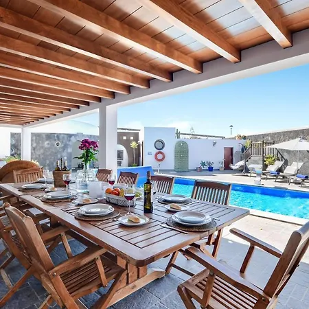 Villa Daniela Famara