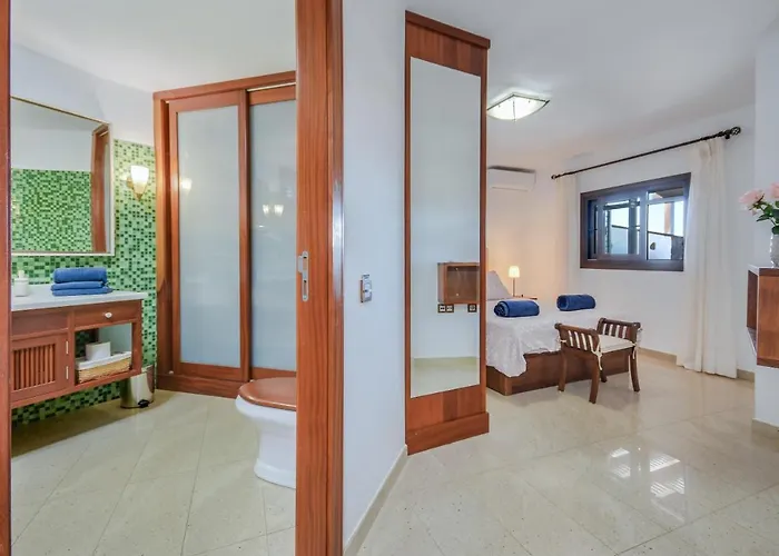 Daniela Villa Famara